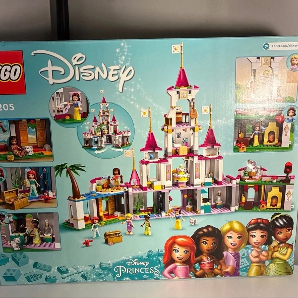 Retired LEGO Disney Princess Ultimate Castle Set 43205 - Picture 2 of 5